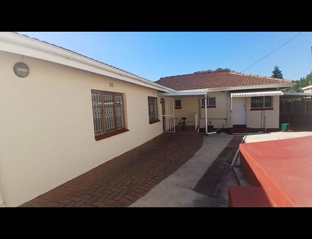 5 BEDROOM HOUSE FOR SALE IN MONTCLAIR